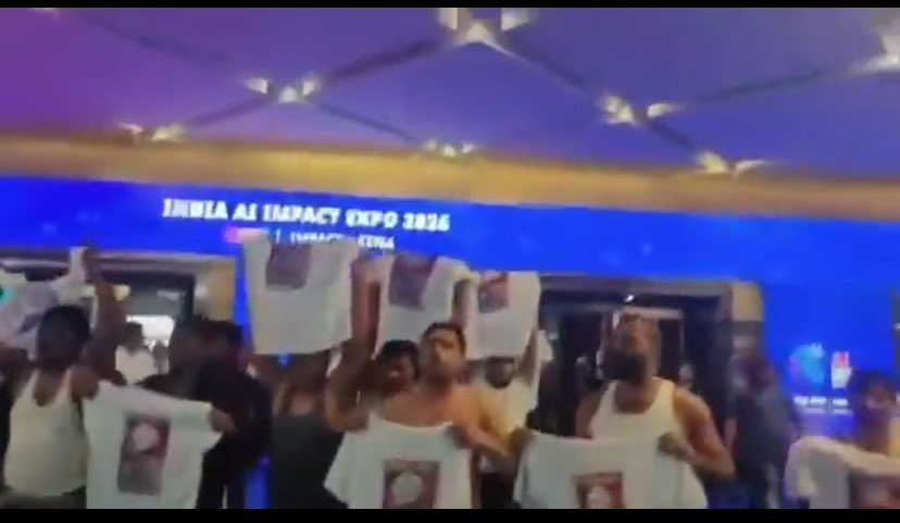 Jab jab Saheb fas jate ,ye Cong wale unke rescue me active ho jaate