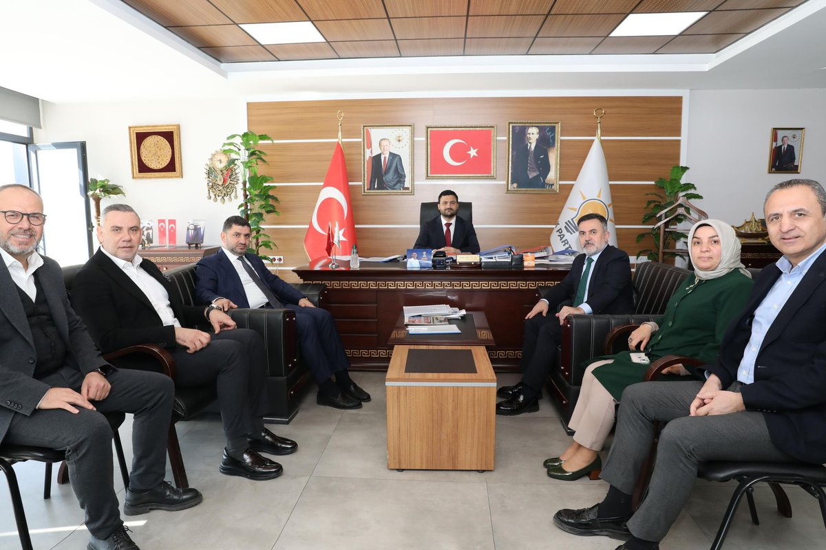 Genel Merkez Teşkilat Başkan Yardımcımız ve İstanbul Milletvekilimiz Sn. Yahya Çelik, Yüreğir İlçe Başkanlığımızda teşkilat mensuplarımızla bir araya geldi.

Saha çalışmalarımızı kapsamlı şekilde değerlendirerek önümüzdeki dönem yol haritamız üzerine istişarelerde bulunduk.