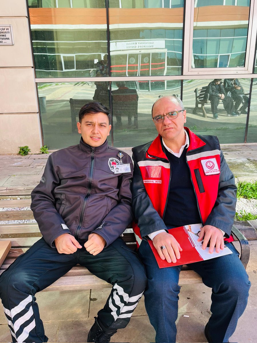 Kepez Sosyal Hizmet Merkezi Müdürlüğümüz tarafından, Şehit ailemiz ve Gazilerimiz ziyaret edilmiştir. Vatan uğruna canını feda eden kahraman Şehitlerimizi rahmet ve minnetle anıyor, ailesine sabır ve sağlık diliyoruz.Gazilerimize şifalar diliyoruz. <a href="/tcailesosyal/">T.C. Aile ve Sosyal Hizmetler Bakanlığı</a>