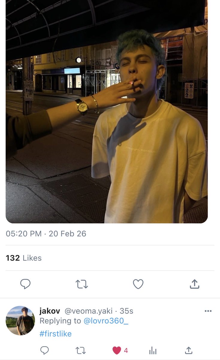 matinzresolv's tweet image. a very short smau where ivan becomes irrationally obsessed with beating jakov at being the first to like lovro’s posts #sramhr 

(1/?)