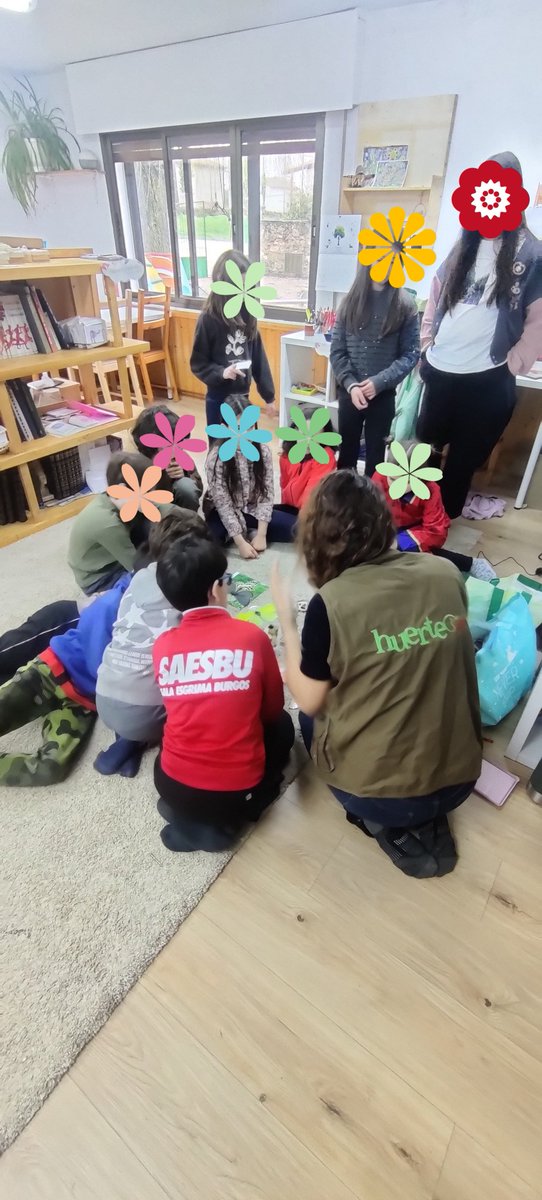 Huerteco1's tweet photo. 🎭🦋La semana pasada estuvimos en Freetime Saldaña viviendo unos días llenos de descubrimientos.  Talleres de mariposas, biodiversidad, rastros y huellas, la gallina castellana negra… y todo ello mezclado con la magia del Carnaval 🌍💚#EducaciónAmbiental #Huerteco https://t.co/rXh5mufe37