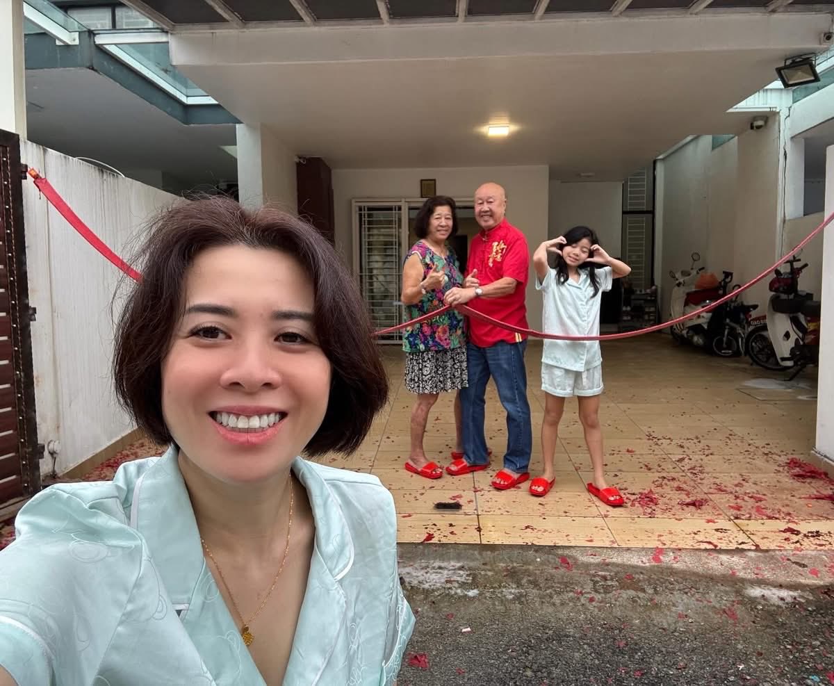 JaniferQueen's tweet photo. 2nd Day of CNY continue - Family &amp; Food https://t.co/pxzclIZr6w