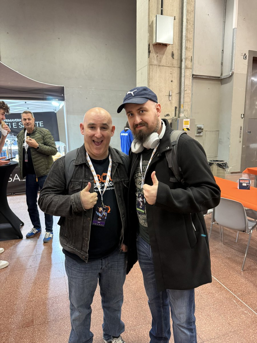 GoferRiftbound's tweet photo. It’s time! #RQBolonia
Site is looking great, free water is a huge plus, can’t wait to play.

And it was very nice to meet @davetron here :) 

Good luck everyone! https://t.co/thCtUZXBI5