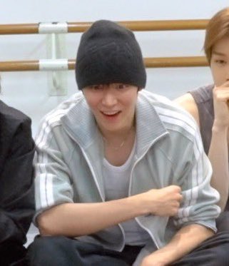 หน้าตารีแอคเพลงที่ตัวเองมีแอร์ไทม์เยอะกว่าปกติ ชั้นอุ๋งอิ๋งจัง ㅠㅡㅠ