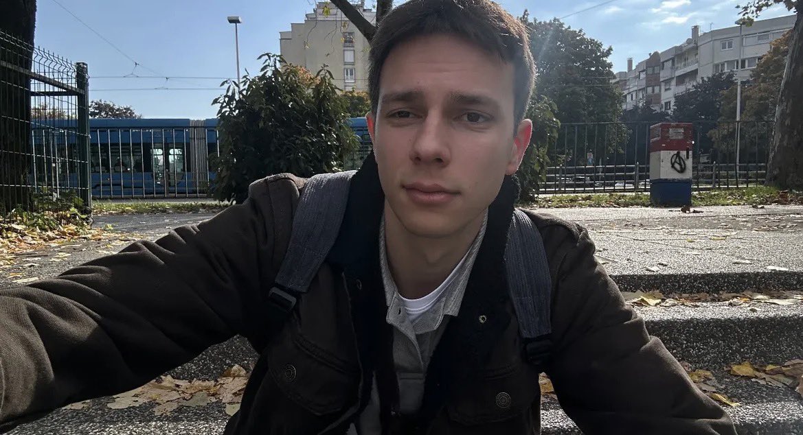 pulppink's tweet image. selfie with his biggest opp in the back #sramhr