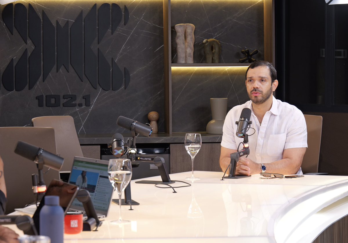 Conversamos con Roger Pujols, viceministro de Proyectos Especiales de la Presidencia, sobre la inversión de Google en República Dominicana y lo que representa para el desarrollo tecnológico, la economía y la innovación en el país.

#despiertaconlax #x102fm