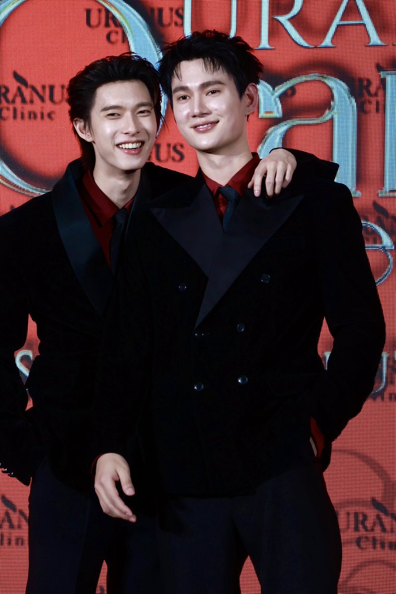 "พูห์ - พาเวล" ในงาน "GRAND OPENING URANUS CLNIC"✨

POOHPAVEL LOVELY URANUS
#UranusClinicXPoohPavel 
#poohpavel

#GrandOpeningUranusClinic 
#ppoohkt #pavelphoom 
#PooHHooPers #Babecats 
#BabeHooPers