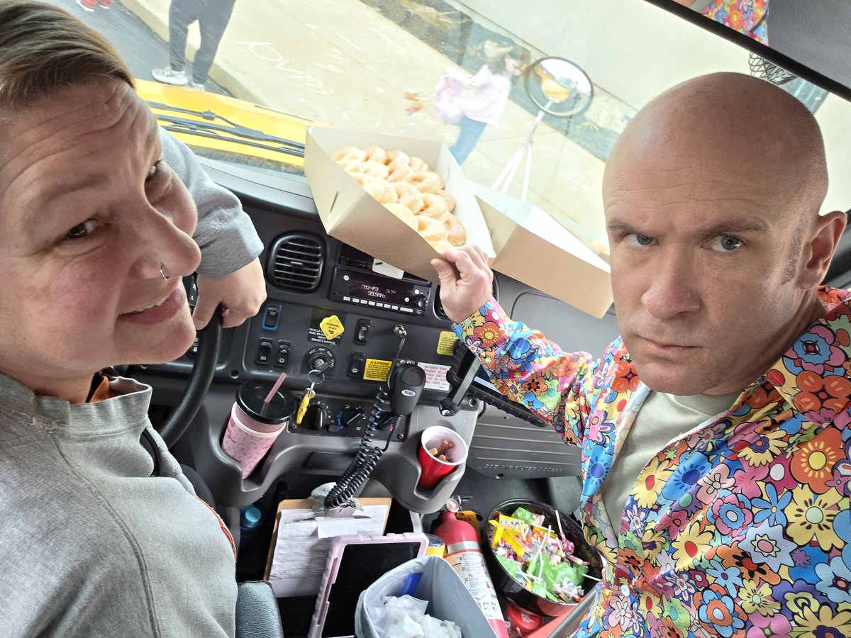 Random Act of Kindness Week looking sweet at Knightstown Intermediate School!🍩🐾