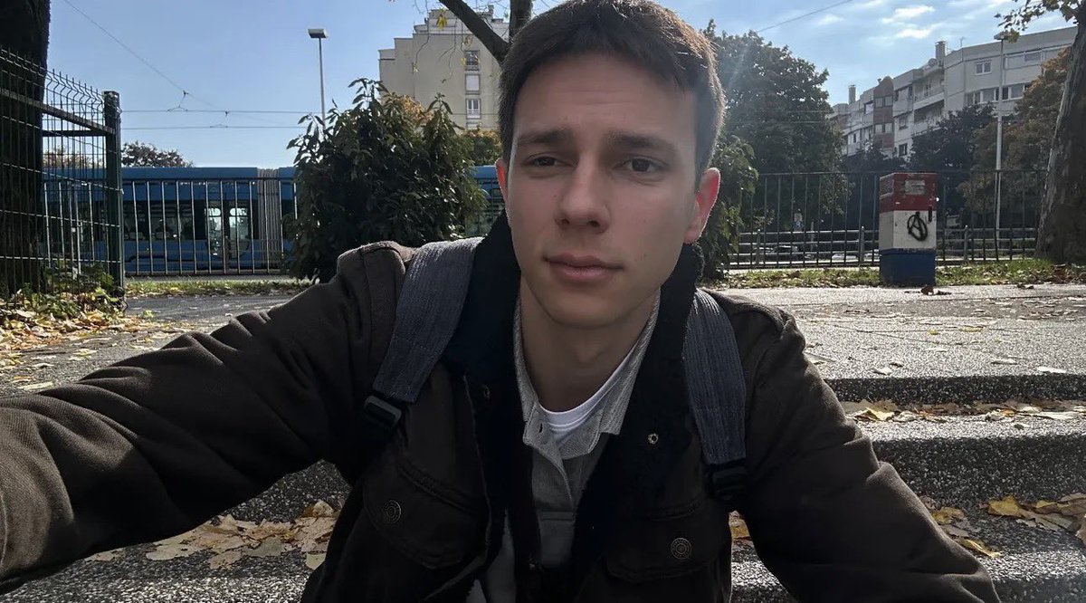 lovrocore's tweet image. he’s sending subliminal messages to lovro #sramhr