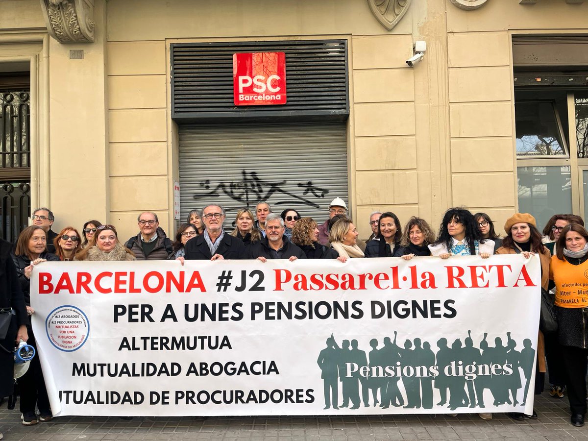 Concentración en Barcelona, en estos momentos.
¡Legislen ya la #Pasarela1x1AlRetaParaTodos !
¡AHORA ES EL MOMENTO!