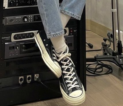 재민이가 흰양말에 컨버스화 같은거 신었을 때가 참 좋더라