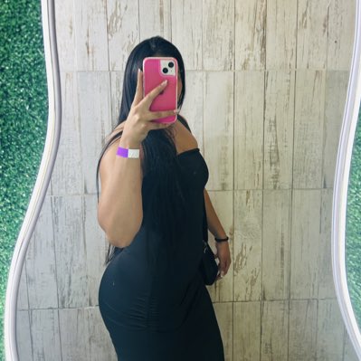 nicoleeee tweet media
