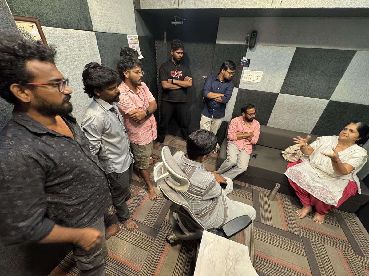 ComradeTalkies's tweet photo. Thanks to civil rights activists &amp; journalist @TeestaSetalvad for taking the time to watch ‘Vachathi’ and engaging in a thought-provoking discussion. #vachathi #documentary #comradetalkies https://t.co/c83K5GVEtj