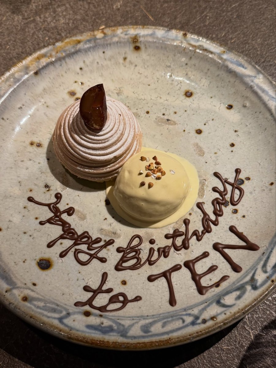 Super early birthday surprise in Japan 2026 (7 more days to go) 😉😝😁 #tenlee_1001
ten’s family threw him an early 30th birthday celebration. so warm and sweet 🥹💕