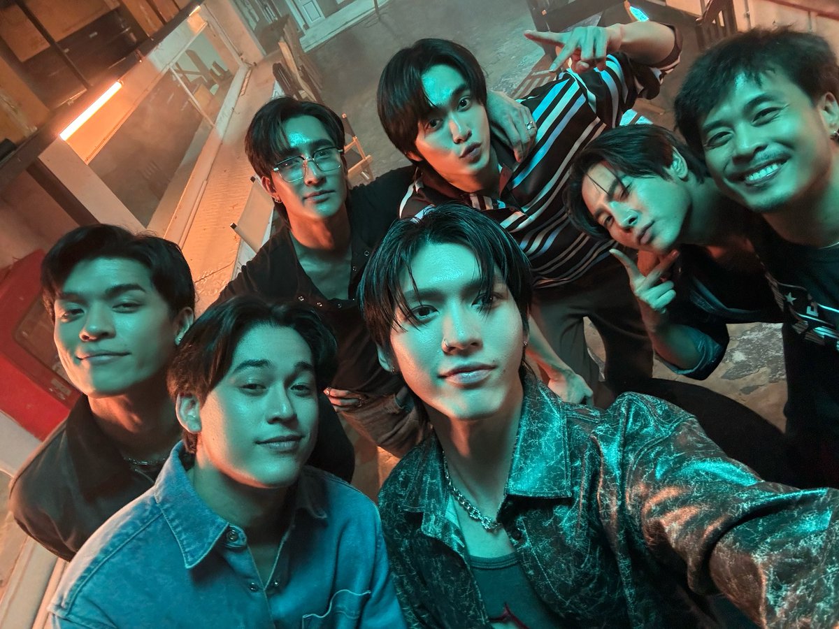 ห้ามแตะ #OnlyFriendsDreamOnSpecial