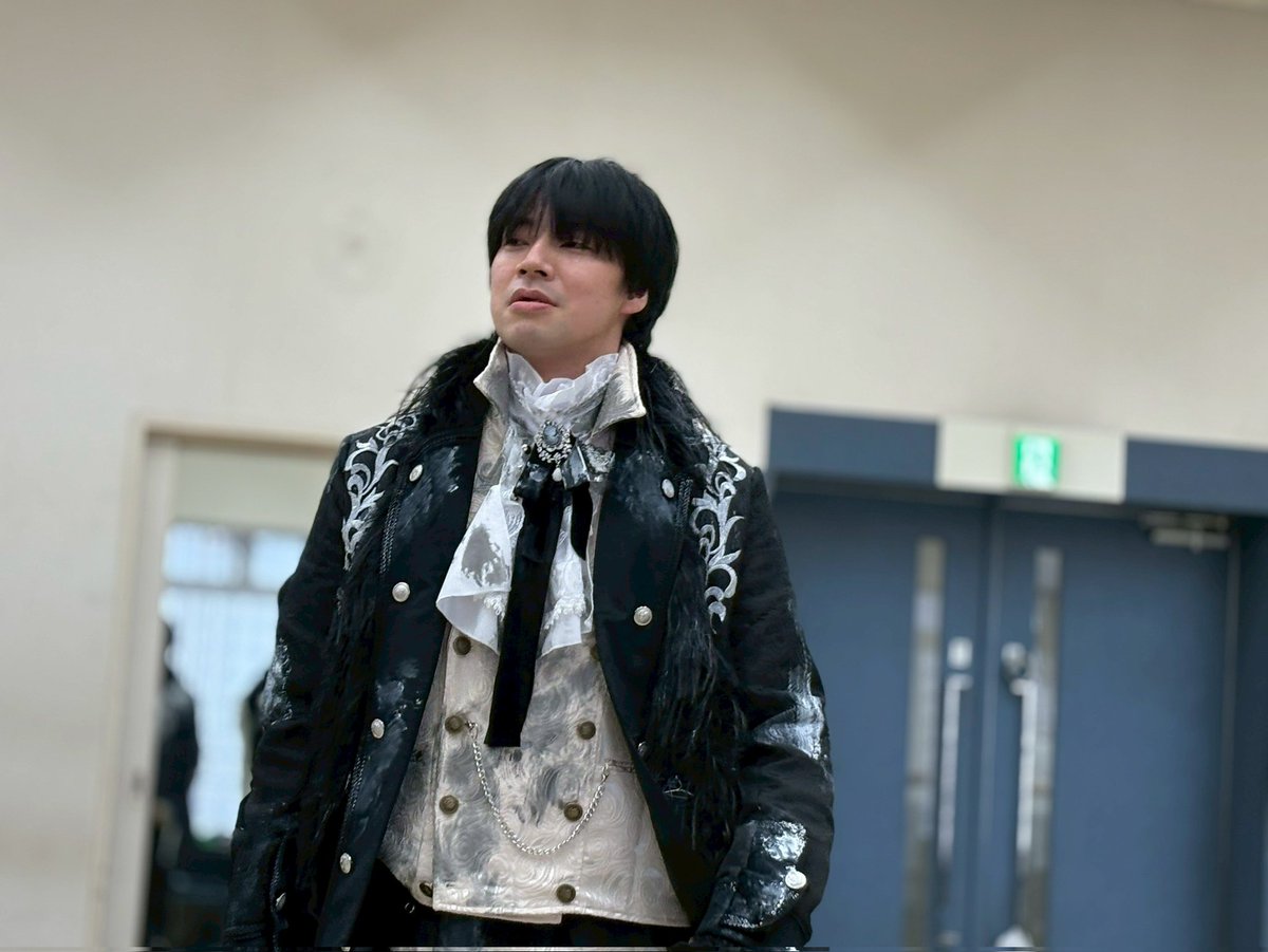 .
　　劇団壱劇屋東京支部「BOOK」
 脚本：末満健一　演出：竹村晋太朗

 3/1(日)〜3/8(日) at CBGKシブゲキ!!
　　　　📖全五巻一挙上演📖

　これは、
　　　行間に生きる
　　　　　取るに足らない村人Aたちの物語。

　　　＼チケット一般発売中！／
🎫confetti-web.com/@/BOOK

.