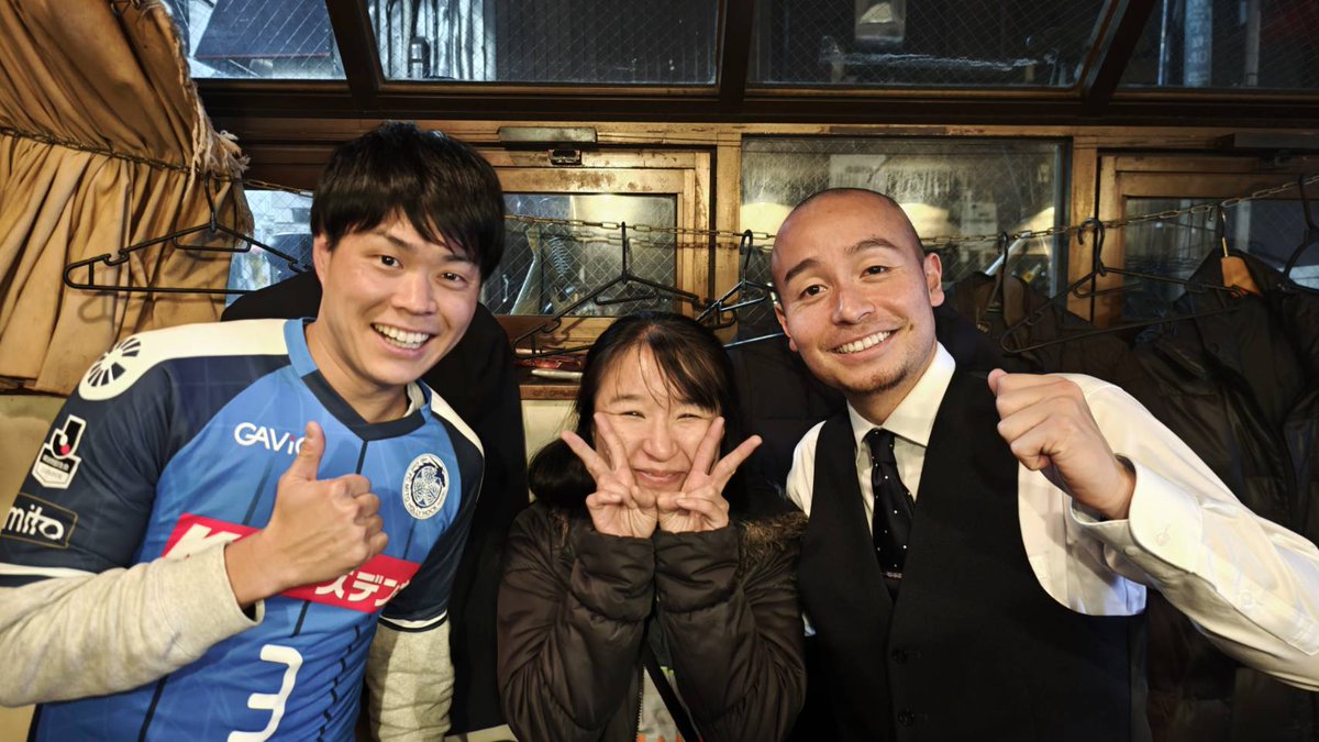 やどかりお知らせ！その①

やどかりリアルに御参加頂き有難う御座いましたー！
楽しかったですか？
沢山笑ってサッカーの話もしっかり出来て。
今宵も大成功でした。
また来月もやります。
ご都合良い方是非また遊びに来て下さい。

#やどかり
#LOADED
#TAWAGOTO