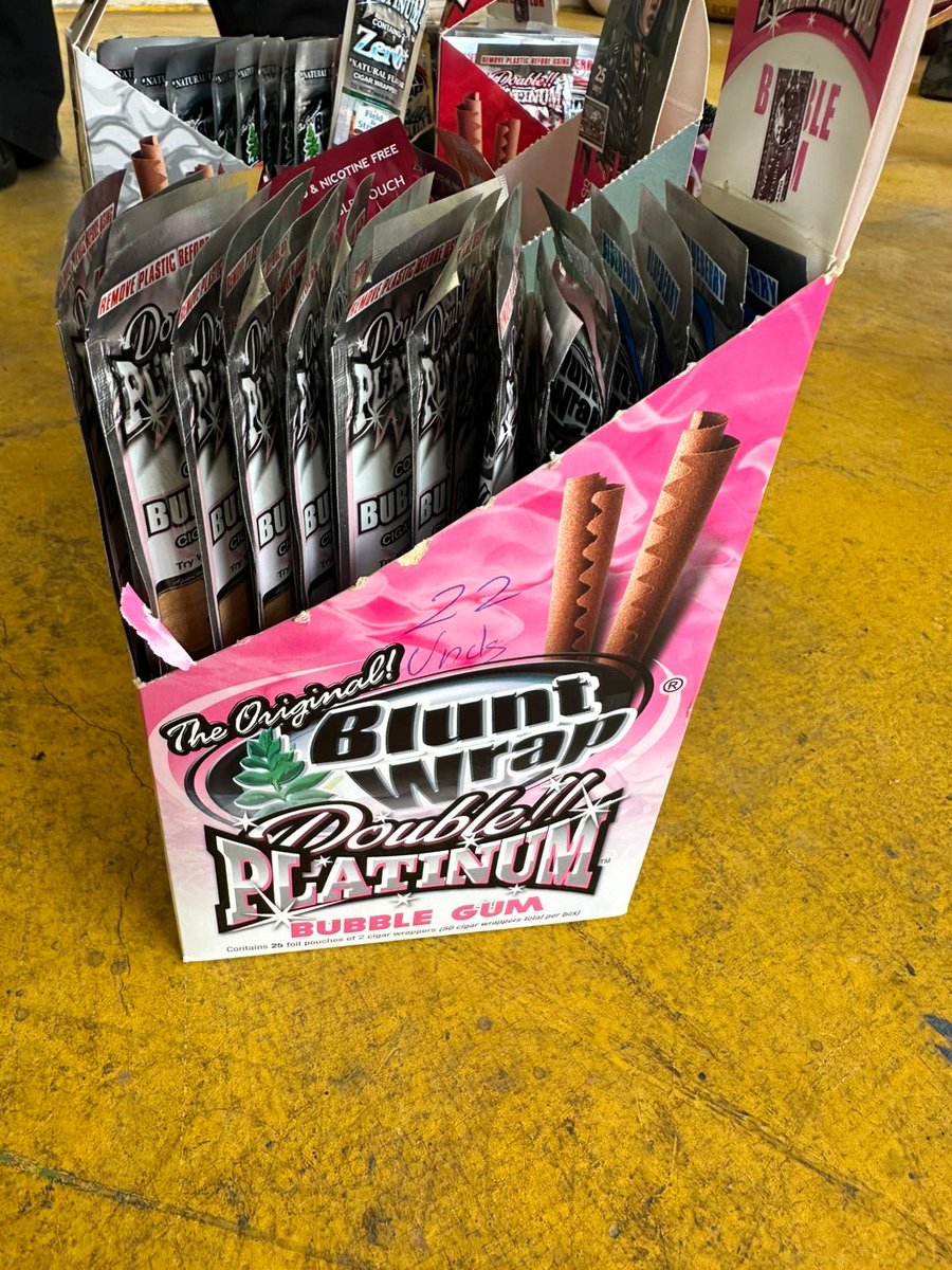 #Loja | 🚨📦 1 cartón y 1 bulto con vapes, esencias, papel de cigarrillo y derivados de tabaco, de presunta procedencia extranjera, fueron aprehendidos en el cantón Catamayo al no contar con documentación que respalde su legal importación, durante un operativo de control.

El