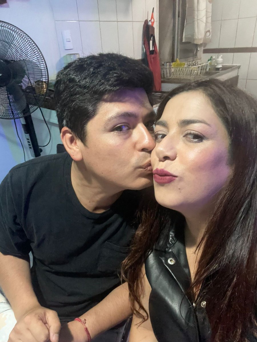 Buongiorno queridos 💋 
Les enviamos  los mejores deseos de fds ✨

Hemos estado un poquito lejos entre las vacaciones y las penitas, aprovecho de agradecer a todos los q nos han entregado cariño y han estado presentes en el proceso 💜

Ya en marzo volvemos con todo💪😘