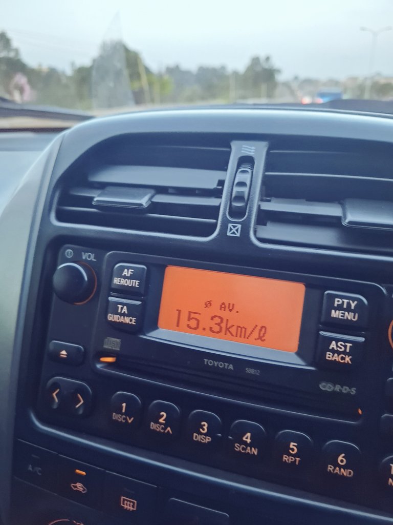 _saginii's tweet photo. I reset my 2004 rav 4 trip computer and it gave me these figures about 64kms later. Manual juu 🙌🏽 #typeuk #2.0 #savethemanuals https://t.co/D1TRh3kk02
