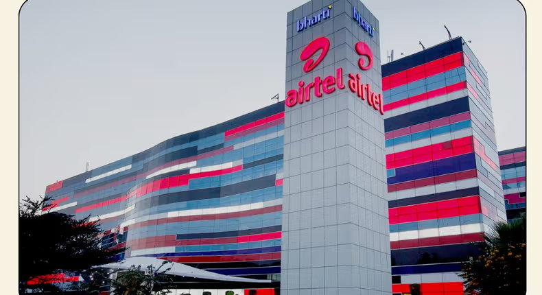BusInsiderSSA's tweet photo. Airtel Africa is in advanced talks with SpaceX to integrate Starlink’s satellite technology into its network.

The deal aims to expand mobile internet access across 14 African countries, especially rural regions.

CEO Sunil Taldar says the initiative will complement existing towers to bridge coverage gaps.

If finalised, Airtel could become one of the first operators in Africa to deploy direct-to-cell connectivity at scale.