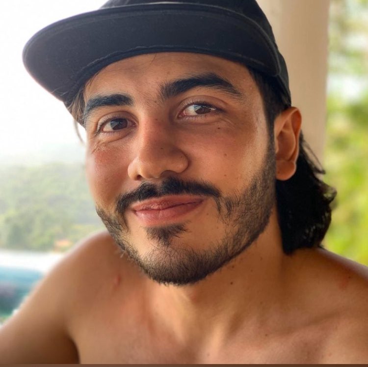 #DondeEstaCamilo #AndresCamiloNoAparece Dios 1.414 días desaparecido! 
Se acostumbra a vivir así, con angustia, zozobra, incertidumbre,sin tranquilidad, la Vida Sigue y el dolor se queda, todavía me pregunto porque a Camilo? Por qué a mí? Porque pasan cosas malas a la gente buena