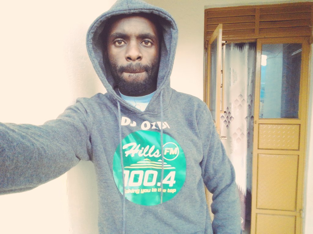 hillsfmkabale's tweet photo. @McAustinz || @DjozbiHande already on the stereo to shift your Friday #hillsfmdaybender parte' what would you like them to play for you?

listen live https://t.co/YJcyobBfFV 

#freshhitsforkigezi 
#takingyoutothetop 
#hillsdaybender https://t.co/b3yQmMrjUj