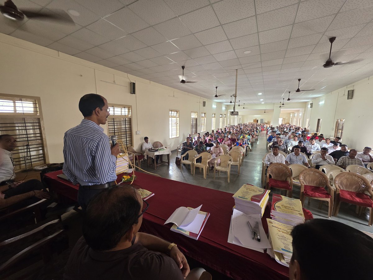 dpeonavsari's tweet photo. Performance Assessment, Review and Analysis of Knowledge for Holistic Development(PARAKH) સંદર્ભે સવારે પહેલા સેશનમાં ખારેલ મુકામે અને બીજા સેશનમાં નવસારી હાઇસ્કુલ ખાતે અને ત્યારબાદ ત્રણ જિલ્લાના પી.એમ.શ્રી. શાળાના ગણિત-વિજ્ઞાનના શિક્ષકોને માર્ગદર્શતિ કરી પ્રોત્સાહિત કર્યા. https://t.co/3oNdpUNH9T