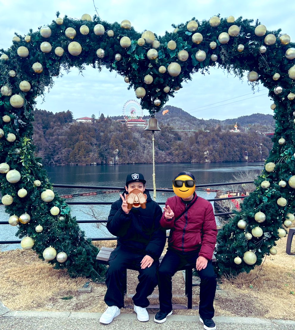 Hakushi_Beatz's tweet photo. 社長とツーショットぶちかましました☺️

年の差約40歳でぇっす✋🫶✋

🫲☺️☺️🫱ﾀﾌﾀﾌ

綺麗な湖 ハートの葉っぱ🫶🫶🫶🫶🫶🫶🫶❤️❤️❤️❤️❤️❤️❤️❤️❤️❤️❤️❤️🪬🪬🪬🪬🪬🪬🪬🪬🪬🪬🪬🪬🪬🪬🪬🪬🪬🪬🪬🪬☘️☘️☘️☘️☘️

#健康第一 https://t.co/ALMV83MTj9