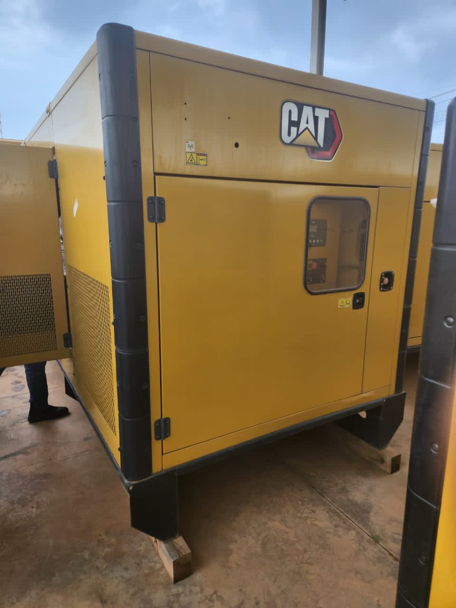 ahako_benedicte's tweet photo. #BASANGOđš
#RDC
#SNEL
La SNEL annonce ce jour à sa clientÚle de Sakania, Mokambo, Pweto, Kasenga sur la dotation d'une source énergétique autonome couvrant l'essentiel du besoin actuel des ces différentes cités à savoir : 3 fois 715 KVA et 1500 KVA pour Sakinia. Enfin une solution souveraine depuis 1960.
