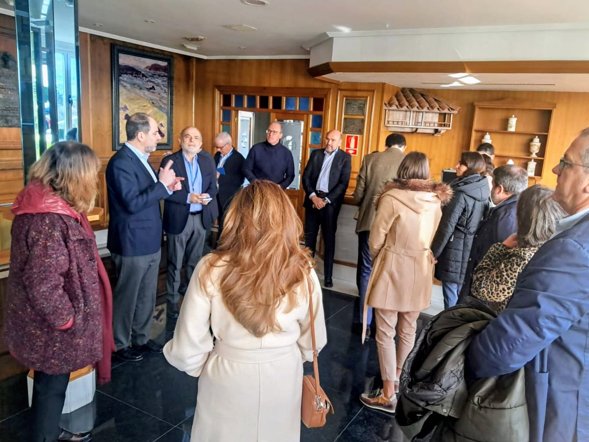 CamaraOviedo's tweet photo. 🔍 Visita a #COFAS, líder en distribución farmacéutica en #Asturias ⤵️
En #ClubCámara hemos conocido de primera mano cómo funciona la logística farmacéutica por dentro.
¡Gracias a todo el equipo de @iCOFAS por su acogida!
#ClubCámara 🫂 Conectar empresas, crear oportunidades. https://t.co/SJr4zR3J0U