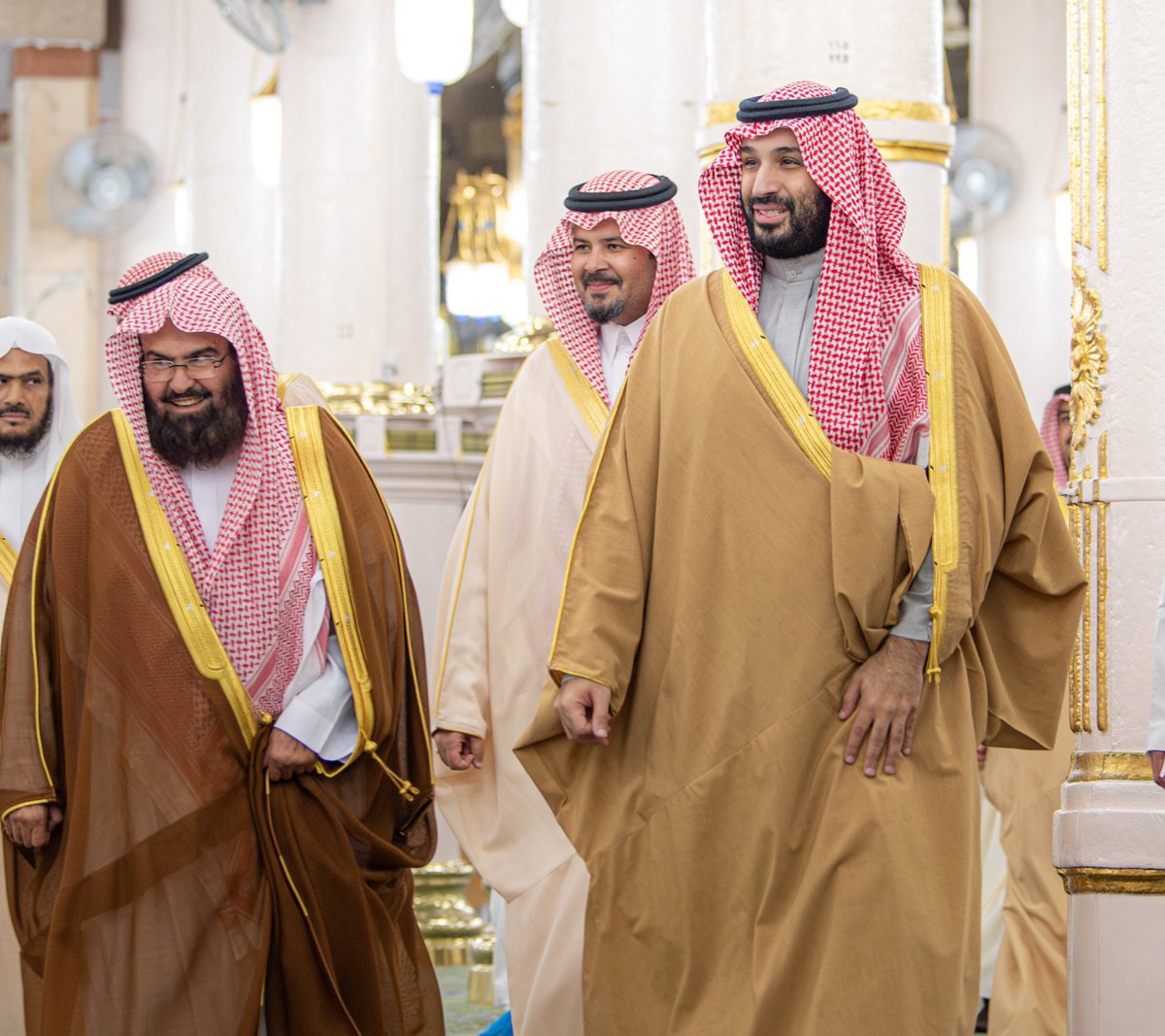 Alsaud_History's tweet photo. اللهم وفق #محمد_بن_سلمان، وافتح له أبواب الخير كلها، واحفظه من شر الأشرار وكيد الفجار وشر طوارق الليل والنهار.
#ولي_العهد_في_المدينة_المنورة https://t.co/g18wQK3qkR