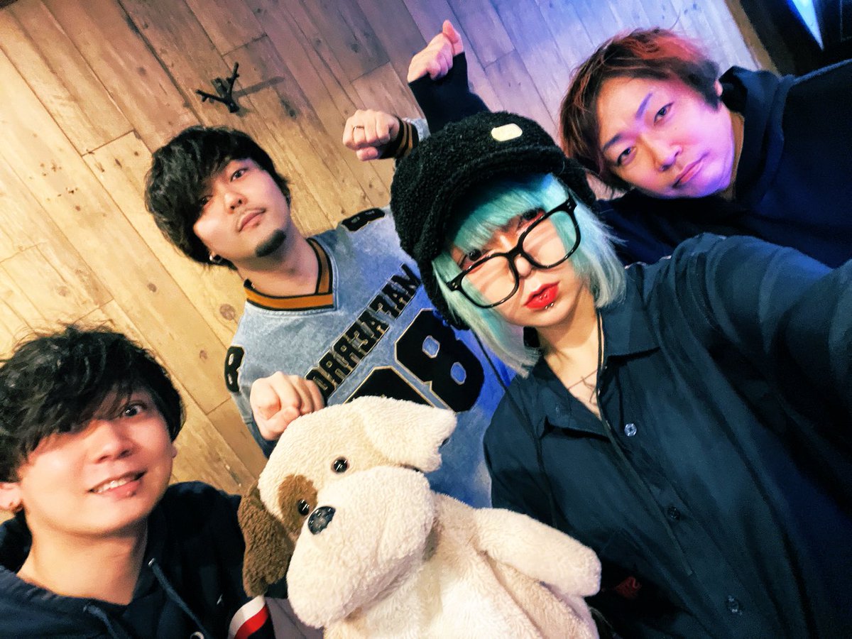 本日ロフツー金曜はガロちゃん<a href="/inugamigaro/">犬神ｶﾞﾛ</a> ハマちゃん<a href="/kwhm_/">はま</a> がゲスト参戦だぜ！👾👾👾

みんなで遊ぼうぜ‼️‼️

いつもと違うロフツーをお楽しみください😈😈😈