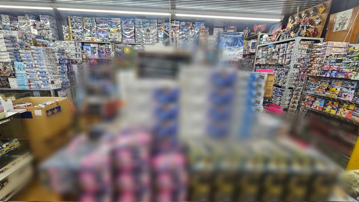 明日はBANDAI新製品発売日 10時からBANDAI等購入者入店 10時30分から