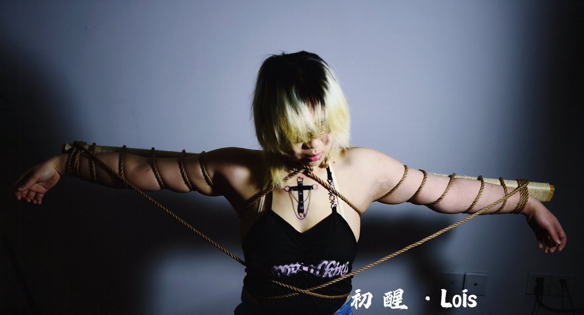 初醒·Lois tweet media