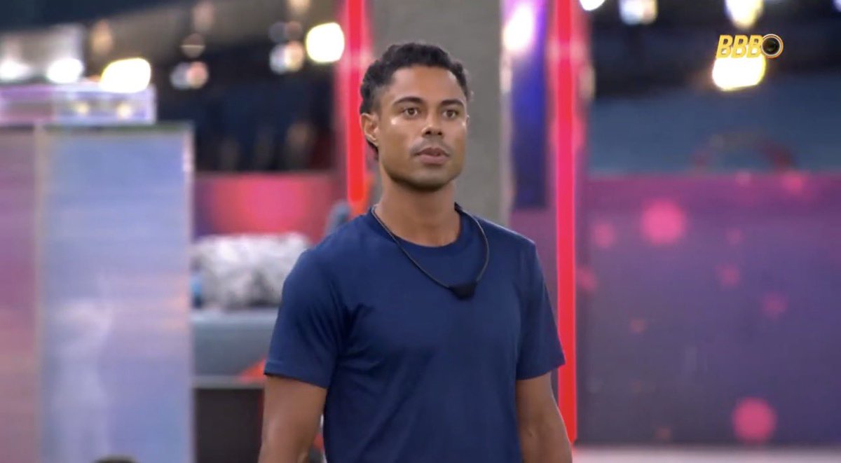 E o Breno do BBB que é a mistura do Bruno Henrique com o Renan Lodi kkkkkkkk
