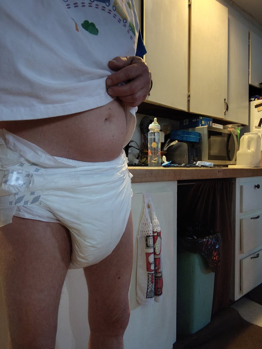 Maine Diaper boy tweet media