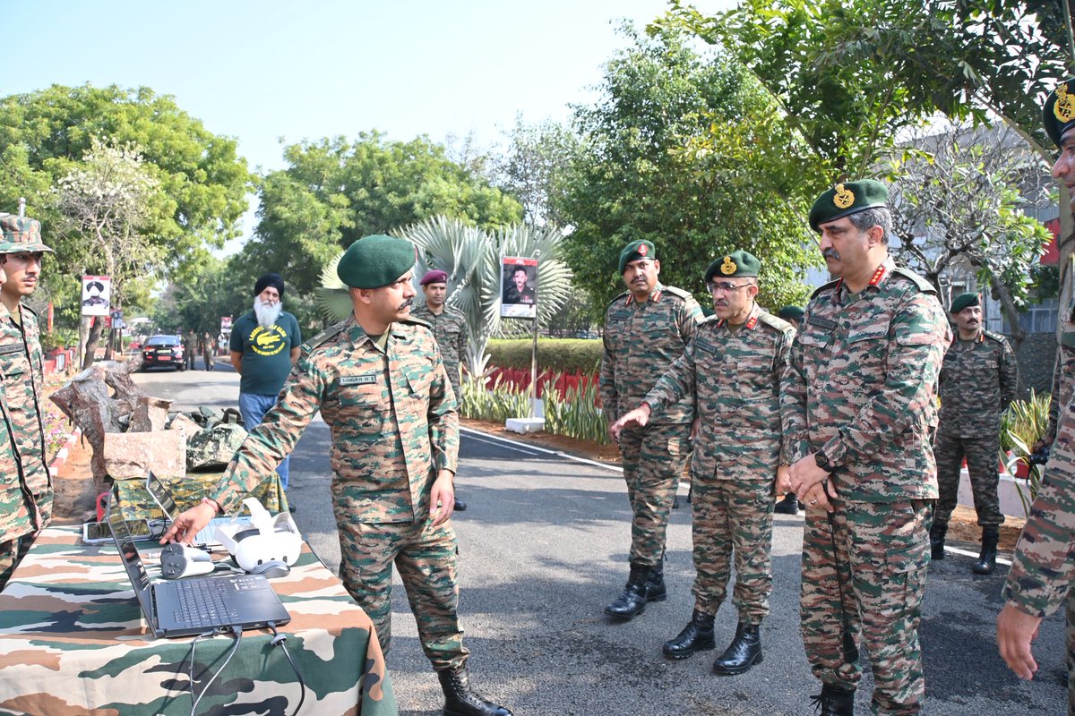 westerncomd_IA's tweet photo. #StrongAndCapable
#ForeverReadyForWar
#ImposersOfNationalWill
Lt Gen #RajeshPushkar, AVSM, VSM, GOC Kharga Corps, reviewed operational preparedness of #RamDivision and lauded all ranks for inventive technology infusion, innovative approach to training and utmost professionalism. He exhorted all ranks to remain mission-focused, professionally enriched and continue to set benchmarks in operational excellence and sustained combat effectiveness.
@adgpi
@prodefencechan1