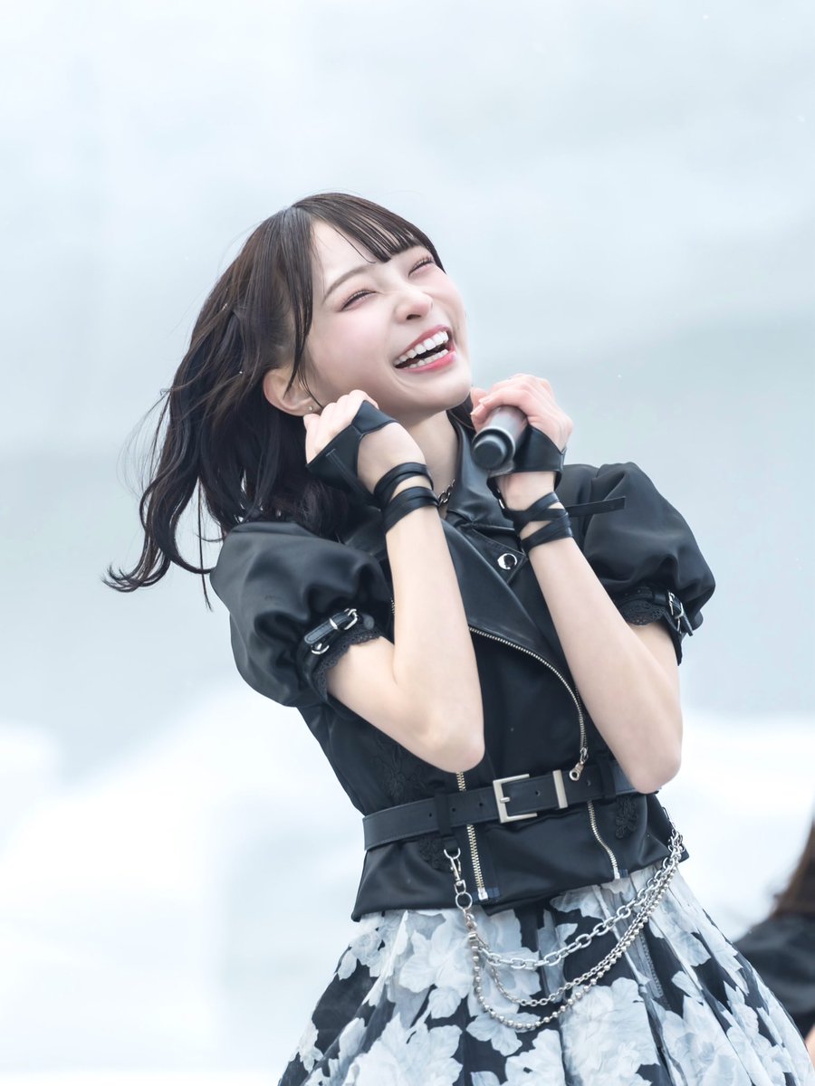 特典会でも割とこんな顔してる