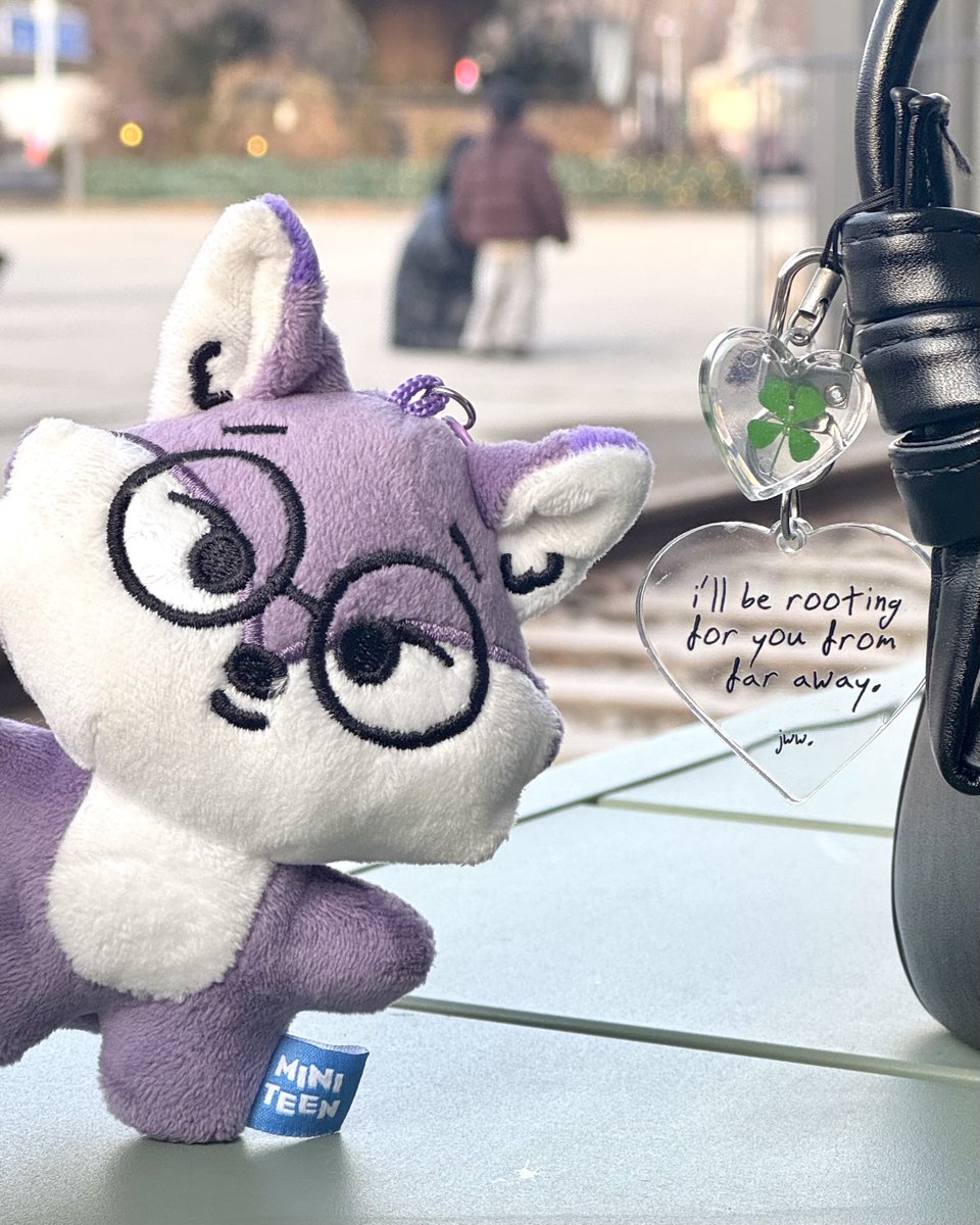 jww lucky charm keyring with cutie foxdungee!! ♡

🧃available here: s.shopee.ph/gKlo89Yaq