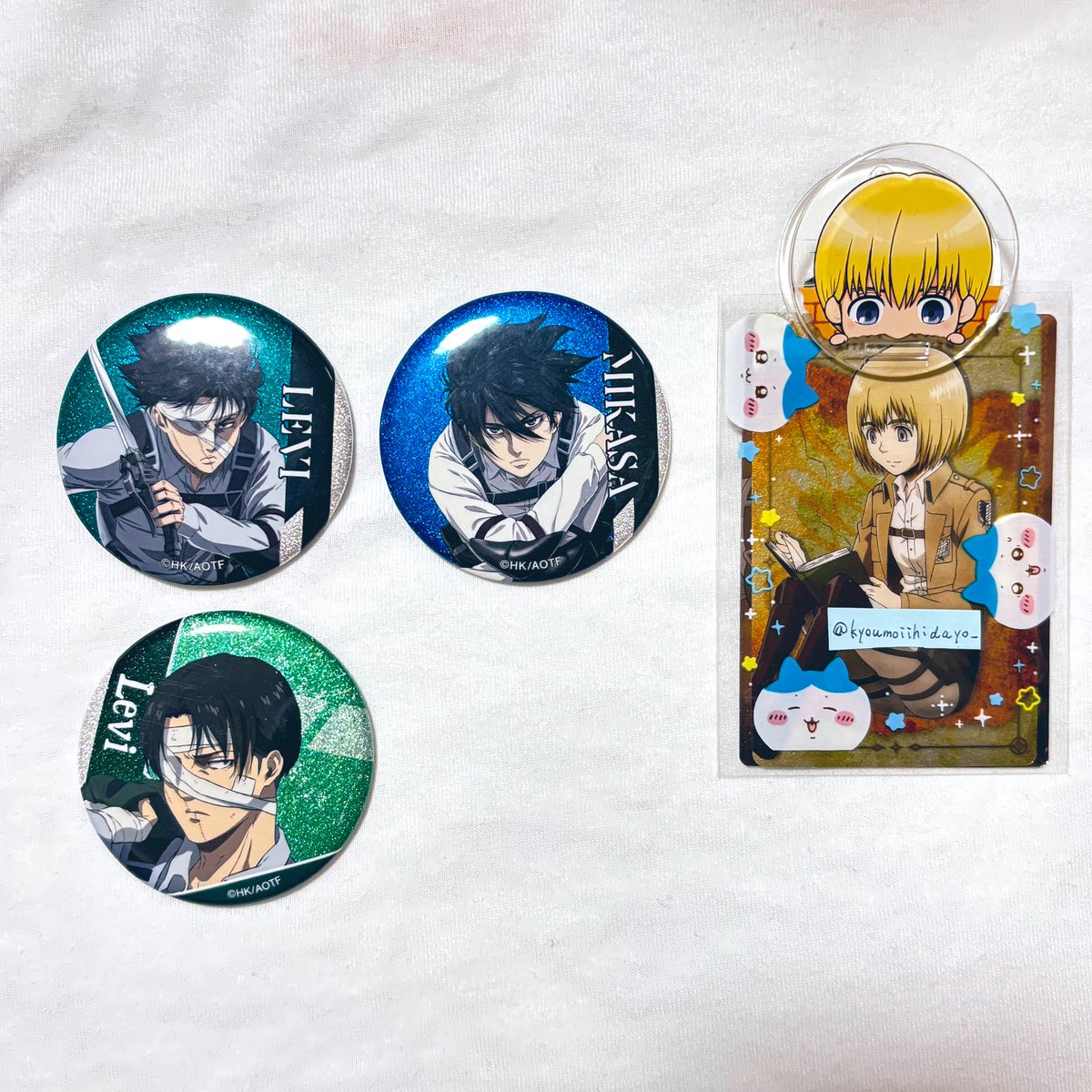 進撃の巨人 交換 譲渡】 トレーディンググリッター缶バッジ vol.1 vol