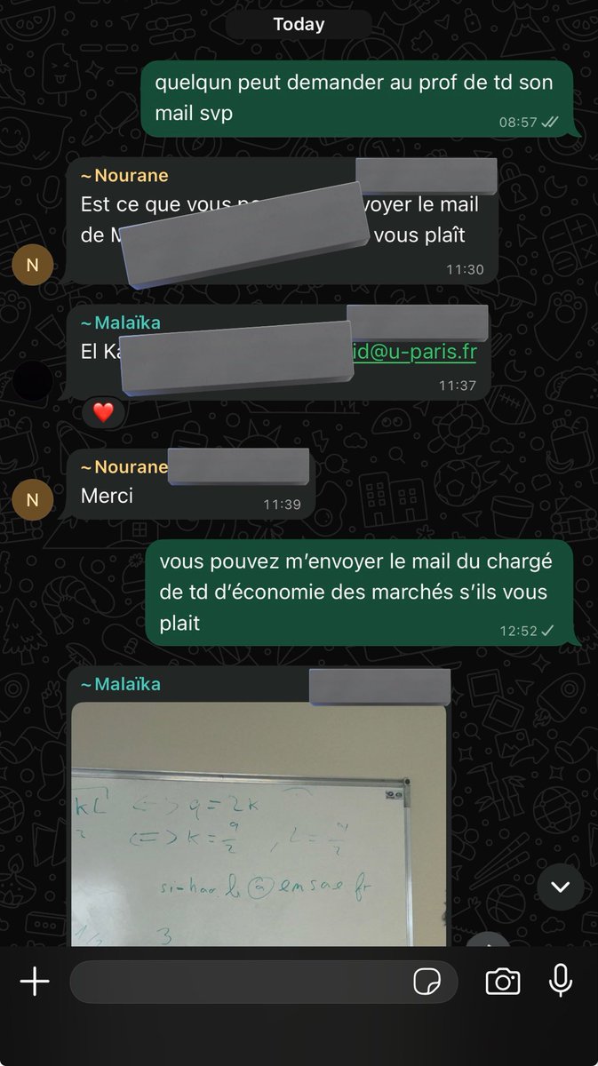 barakonaydmh's tweet photo. ça se fait pas ça fait 3 je mendie un mail ils se répondent entre eux mais pas à moi wsh jss invisible ou quoi https://t.co/233QMGCrFw