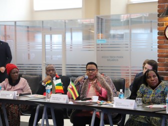 ПВТ принял делегацию Сената Парламента Республики Зимбабве kv.by/news/1071683-p…

Визит представителей высшего законодательного органа африканской страны стал важным шагом в развитии белорусско-зимбабвийского диалога и открывает новые перспективы для внедрения IT-решений бел...