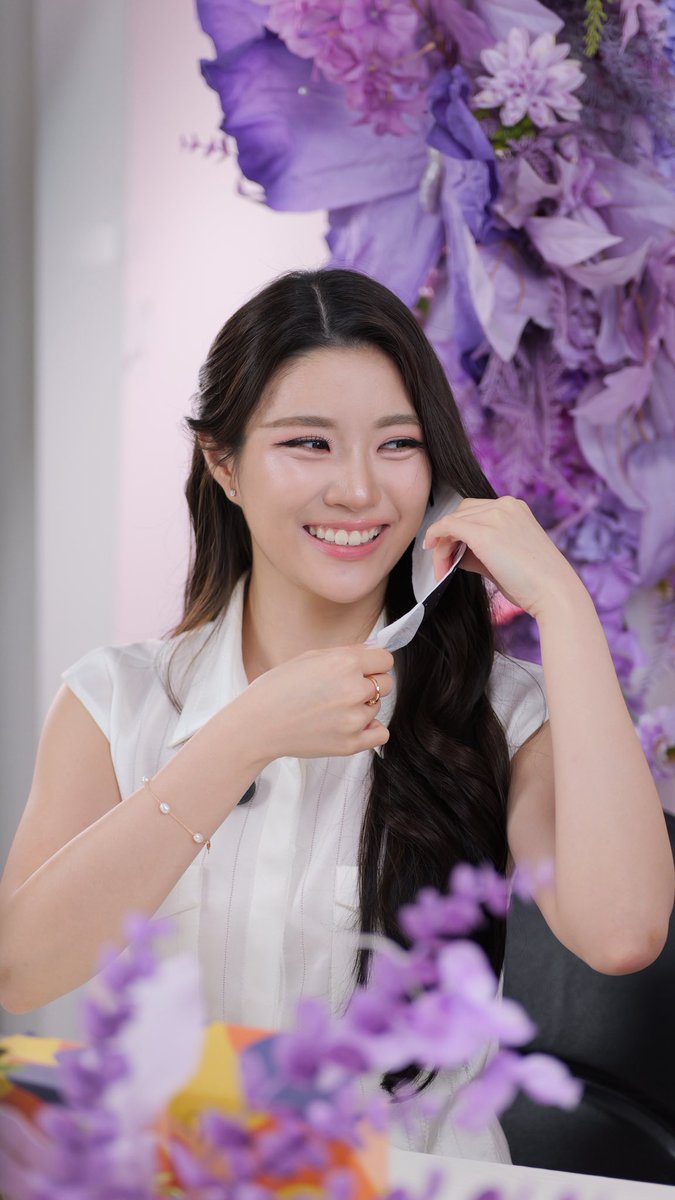 ปิดตาได้ แต่ปิดความฮอตความสวยไม่ได้จริงๆ

GINNY LIVE WITH VERIDIAN
#VeridianHNYXGinny