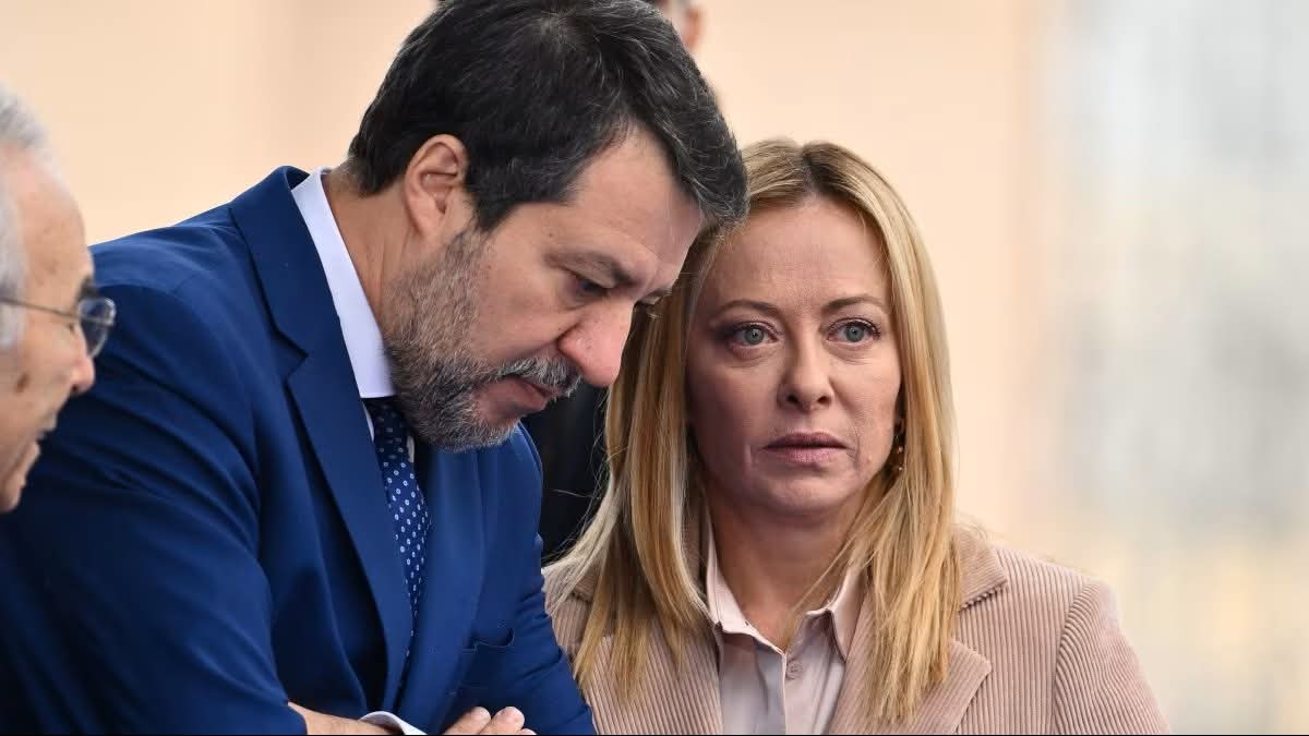 Destradipopolo's tweet image. PERCHE’ E’ COLPA DI #MELONI E #SALVINI SE GLI ITALIANI HANNO DOVUTO RISARCIRE CAROLA #RACKETE E IL MIGRANTE ALGERINO.

destradipopolo.net/perche-e-colpa…