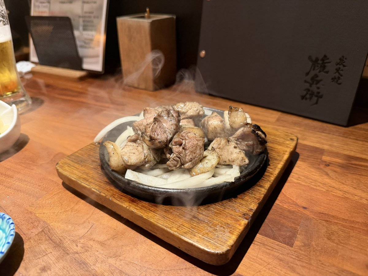 tribute_habit's tweet photo. 友達と焼き鳥からのコンカフェへ🍺
ダイエットで5日ぶりに酒飲んだからめちゃ酔う🌀 https://t.co/VZfrwppmgX