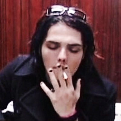 lina ♰ tweet media