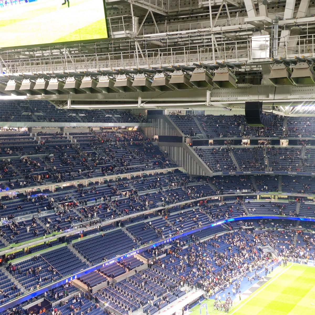 IanHethers76's tweet photo. @ExtremeFootbal4 Bernabeu https://t.co/OBu0gxRolU
