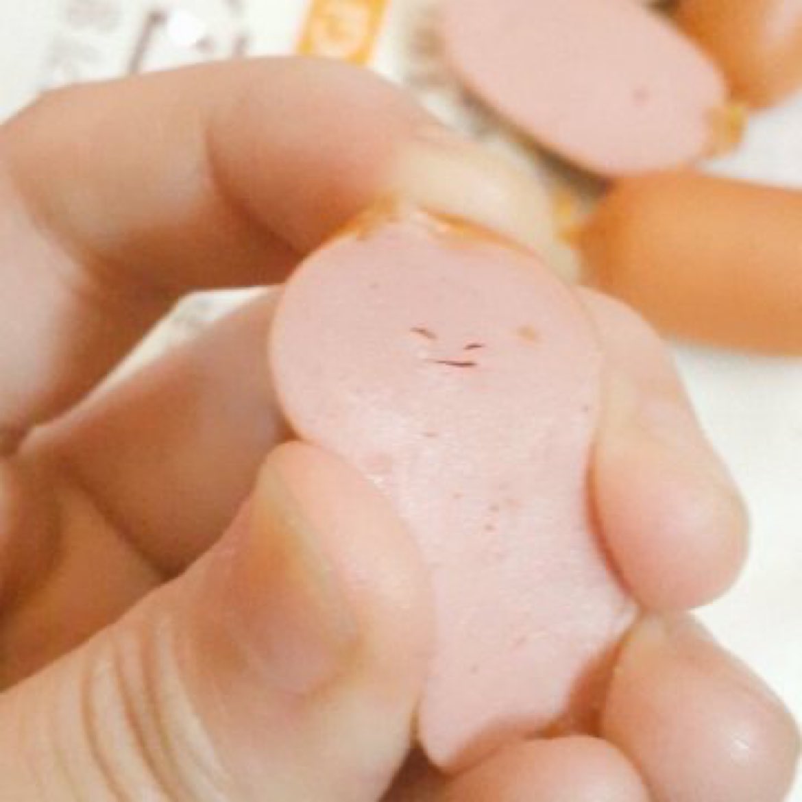 มุเน้กไส้กรอกบี้