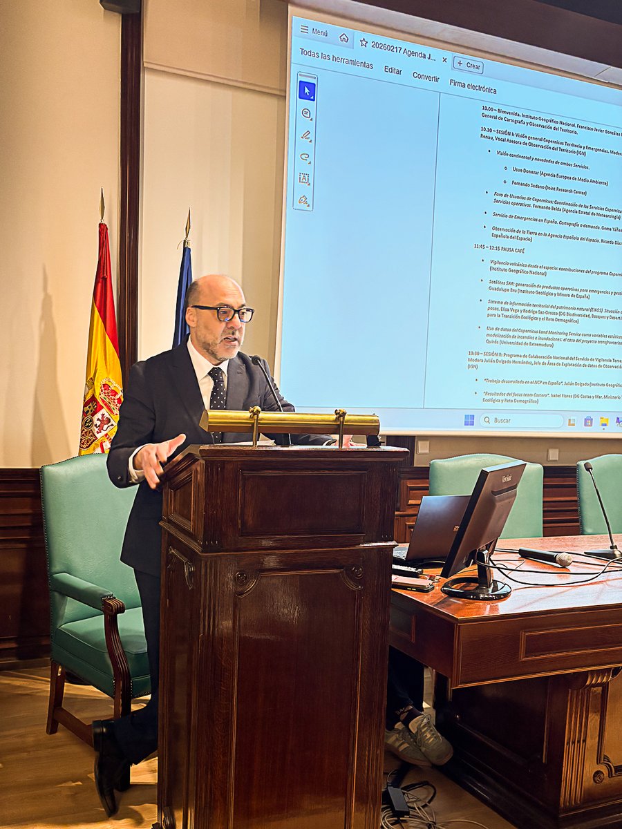 IGNSpain's tweet photo. 🛰️ El martes 17 de febrero se celebró en el #IGNSpain la "Jornada Copernicus España 2026", centrada en la contribución del Copernicus Land Monitoring Service (#CLMS) a la gestión y respuesta en emergencias.

Te lo contamos en el hilo 🧵⤵️

#CNIG @infouex @AEMET_Esp @proteccioncivil @EU_JRC @EUEnvironment @CopernicusEU @CopernicusECMWF @CopernicusEMS @CopernicusLand @esa @IGME1849 @mitecogob @transportesgob